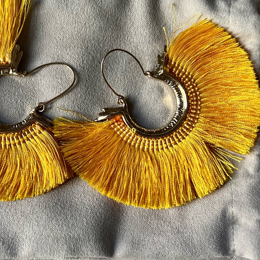 Yellow statement earrings - Picture 7 of 7